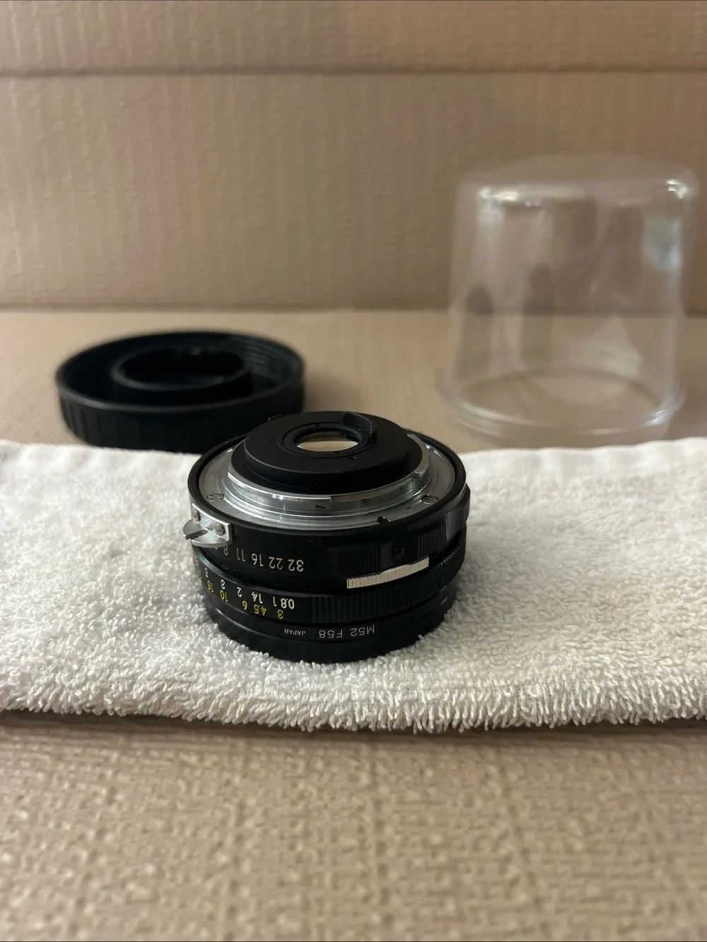 Nikon 28mm Prime Lens in Black with Clear Case